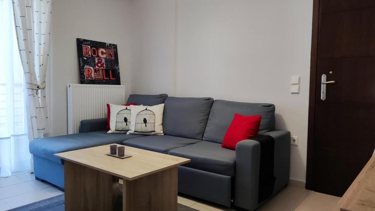 Rock & Roll 2 - Modern Apartment In Trikala Eksteriør bilde