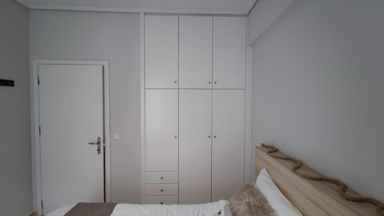 Rock & Roll 2 - Modern Apartment In Trikala Eksteriør bilde